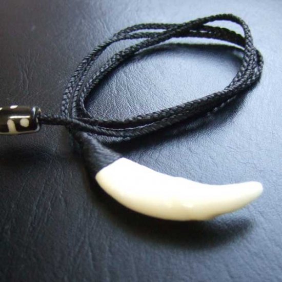 【表示現品】狼牙編み込みネックレス＜黒コード　中サイズ＞ - WTN-15055