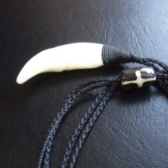 【表示現品】狼牙編み込みネックレス＜黒コード　中サイズ＞ - WTN-15055