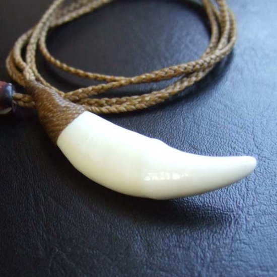 【表示現品】狼牙編み込みネックレス＜カーキコード　中サイズ＞ - WTN-15057