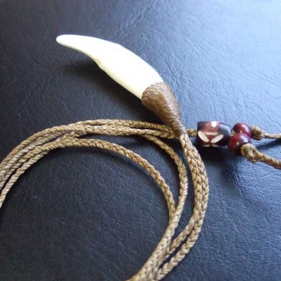 【表示現品】狼牙編み込みネックレス＜カーキコード　中サイズ＞ - WTN-15057