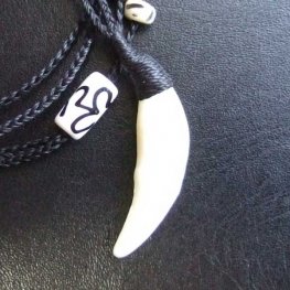 【表示現品】狼牙編み込みネックレス＜黒コード　中サイズ＞ - WTN-15063