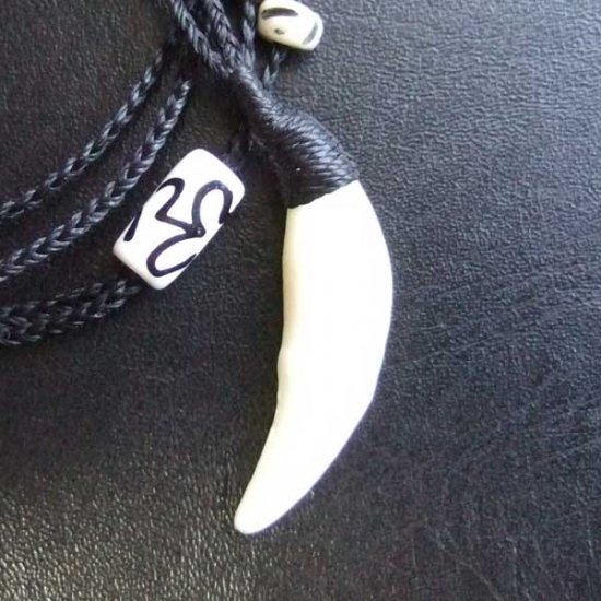 【表示現品】狼牙編み込みネックレス＜黒コード　中サイズ＞ - WTN-15063