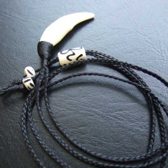 【表示現品】狼牙編み込みネックレス＜黒コード　中サイズ＞ - WTN-15063