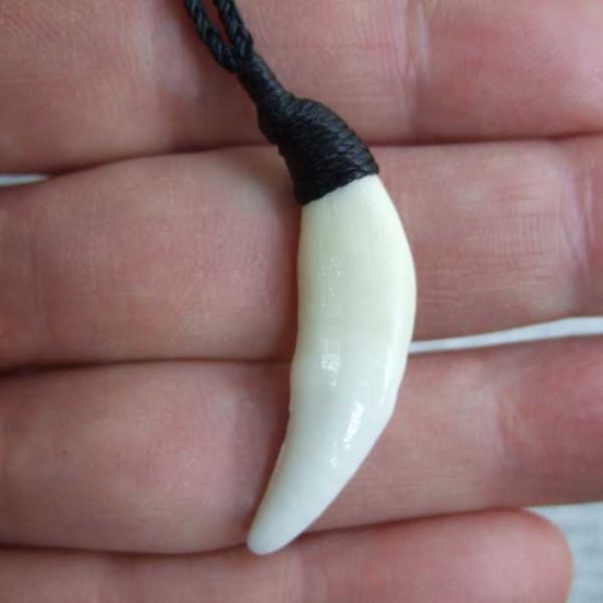 【表示現品】狼牙編み込みネックレス＜黒コード　中サイズ＞ - WTN-15063