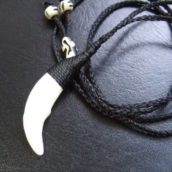 【表示現品】狼牙編み込みネックレス＜黒色コード　中サイズ＞ - WTN-15078