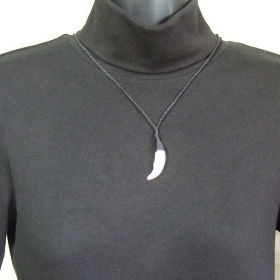 【表示現品】狼牙編み込みネックレス＜黒色コード　中サイズ＞ - WTN-15078