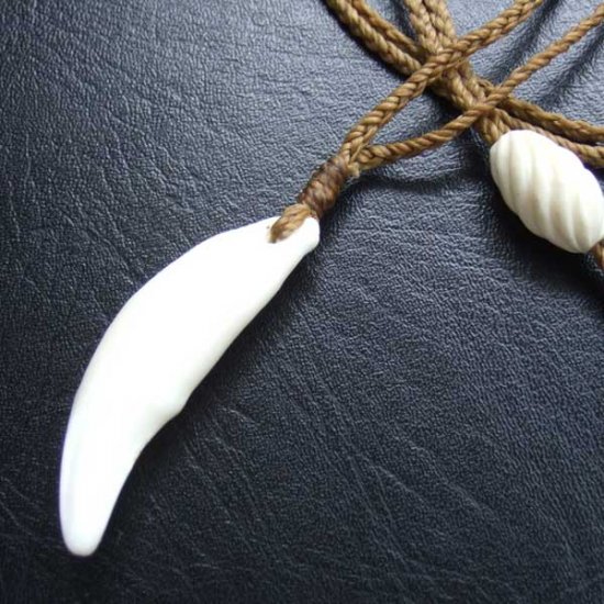 【表示現品】狼牙編み込みネックレス＜カーキコード　中サイズ＞ - WTN-15090