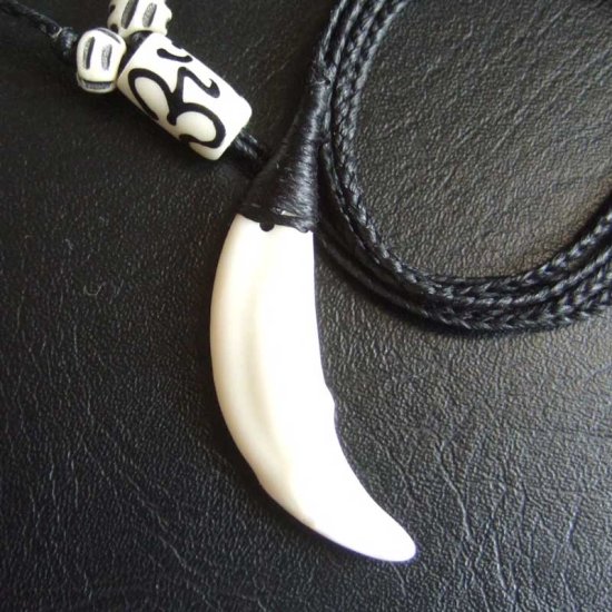 【表示現品】狼牙編み込みネックレス＜黒コード　中サイズ＞ - WTN-15098