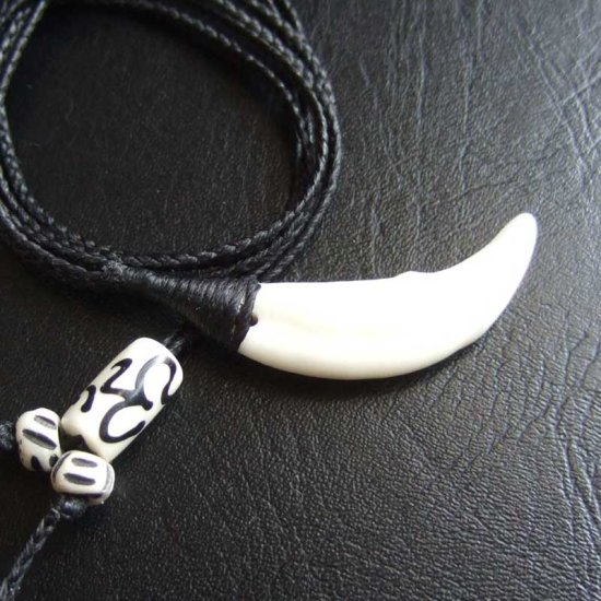 【表示現品】狼牙編み込みネックレス＜黒コード　中サイズ＞ - WTN-15098