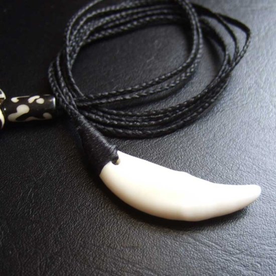 【表示現品】狼牙編み込みネックレス＜黒コード　中サイズ＞ - WTN-15099