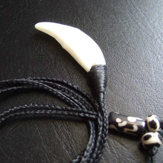 【表示現品】狼牙編み込みネックレス＜黒コード　中サイズ＞ - WTN-15099
