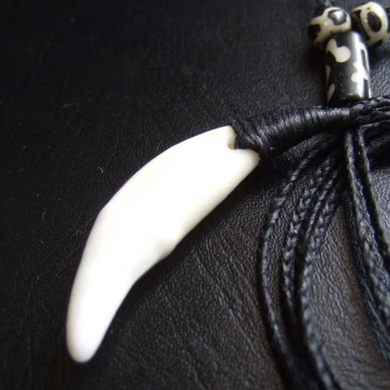 【表示現品】狼牙編み込みネックレス＜黒コード　中サイズ＞ - WTN-15099