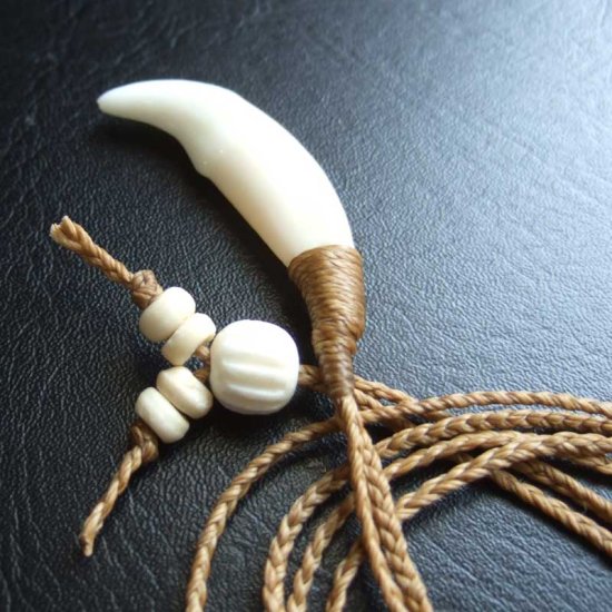 【表示現品】狼牙編み込みネックレス＜黒コード　中サイズ＞ - WTN-15100